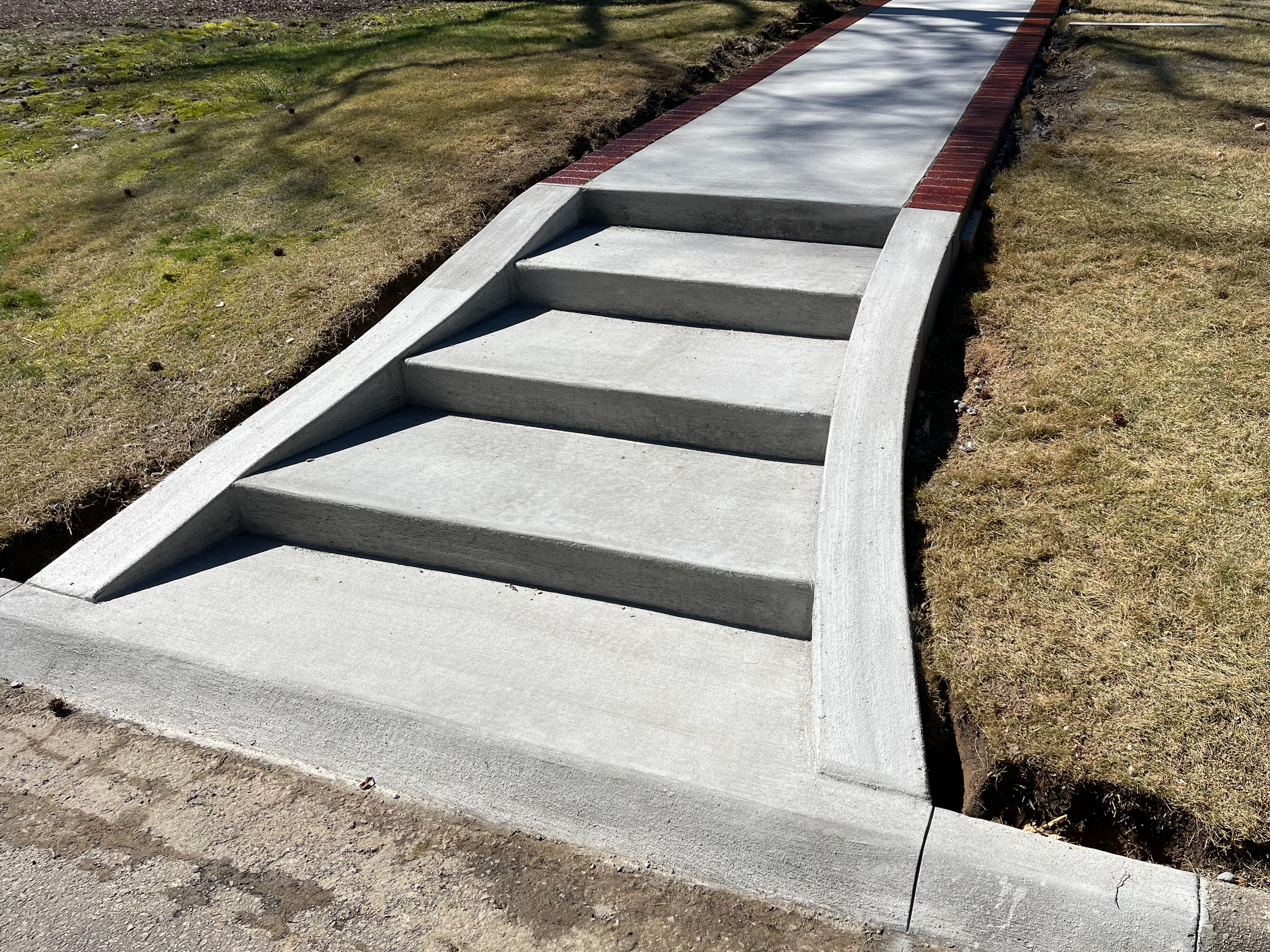 concrete company for steps and concrete company for retaining walls